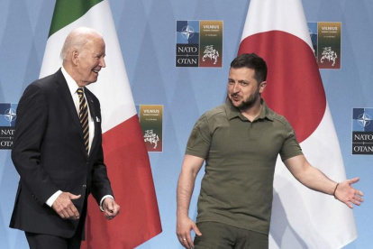 Acto. Estados Unidos buscará apoyar a Ucrania con financiamiento