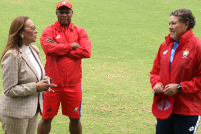 Lucía Vallecilla (i), presidenta de El Nacional, ratificó el pedido de sanción para Jefferson Valverde