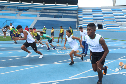 El deporte base en la provincia encuentra nuevas estrellas en torneos internos que se desarrollan dos veces al mes.