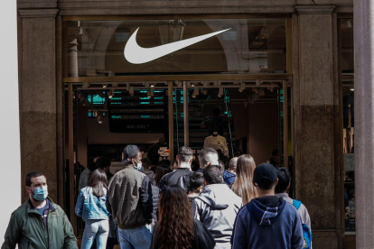 Marca.- Una de la tiendas donde se ve el logo de Nike.
