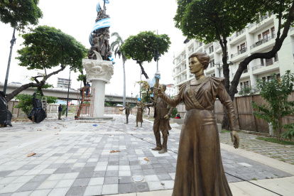 En el sitio hay más de 20 estatuas de bronce