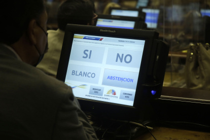 Imagen referencial de una votación en la Asamblea Nacional.