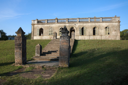 La antigua casa de la gerencia de la compañía francesa que en la segunda mitad del siglo XIX y hasta comienzos del siglo XX procesó el oro extraído en el departamento uruguayo de Rivera.