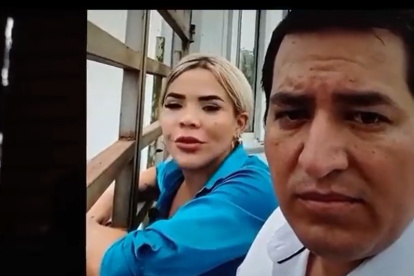 El aspirante a la vicepresidencia recorre varias localidades para demostrar que la infraestructura está abanadonada.