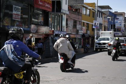 Difícil. En Solanda los vecinos cierran a las 21:00 sus negocios para evitar contratiempos con personas de dudosa procedencia.