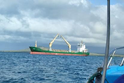 Abastecimiento. La embarcación Cygnus llegó este martes 18 de julio a Puerto Villamil.