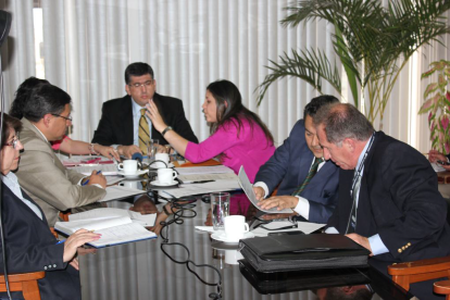 Petroecuador. El exgerente de Comercio Internacional Nlsen Arias (centro) fue uno de los aliados de Antonio Peré.