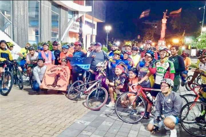 Cada mes en la Plaza de Casa de la Cultura se reúnen los líderes.