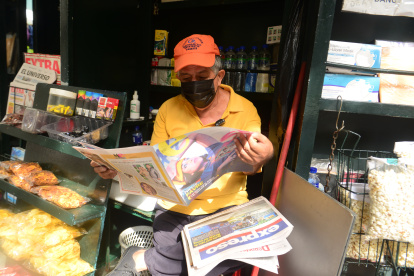 Oficio. Rómulo es un canillita longevo, con 53 años de trabajo. Es decir, recuerda perfectamente los inicios de EXPRESO