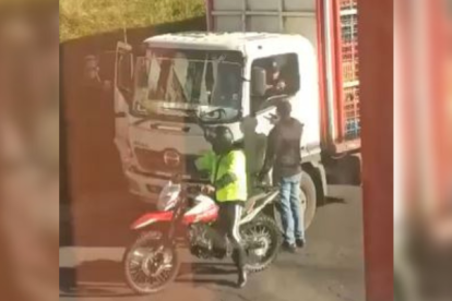 Supuesto agente de AMT protagoniza robo en Quito