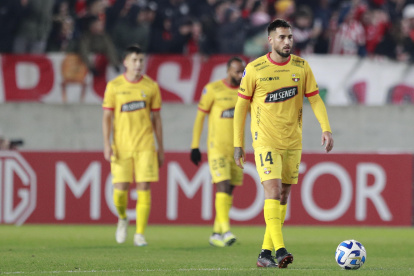 El Ídolo se fue de la Sudamericana tras caer 4-0 ante Estudiantes.