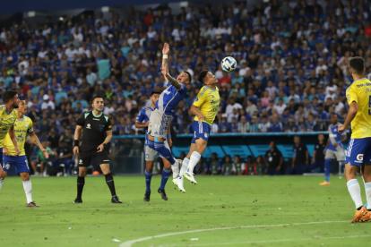 Emelec y Sporting Cristal no se hacen daño