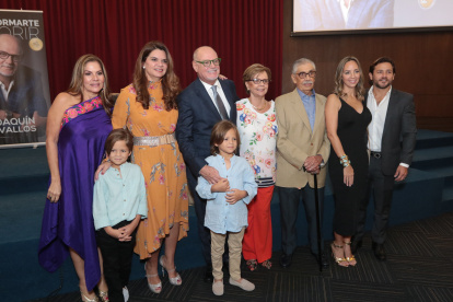 María Antonieta Puyol, Morella Moreno, Joaquín Zevallos Mireya Zevallos de Moreno, Carlos Julio Moreno, Natalie Zevallos, Christian Saa y los niños Bernardo y Joaquín Saa Zevallos.