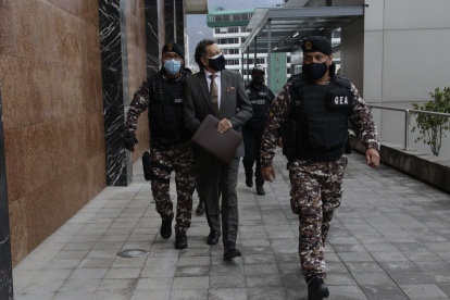 Intervención. El excontralor Pablo Celi durante la comparecencia a la extinta Asamblea durante el juicio político.