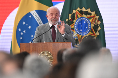 E presidente de Brasil anaizaa un proyecto de reforma penal para endurecer las penas por los ataques a las escuelas.