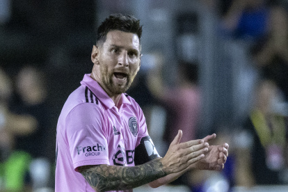 El jugador argentino Lionel Messi de Inter Miami CF celebra su gol.