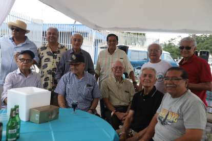 Vecindario. En el barrio Orellana se reunieron los vecinos y exvecinos.