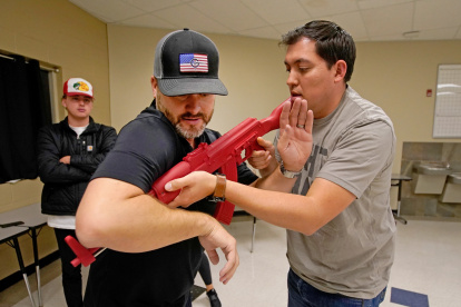 El vínculo de tiroteos y problemas mentales: Una falacia que indigna a psiquiatras en EEUU.