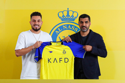 El brasileño fue anunciado de manera oficial con la camiseta del club.