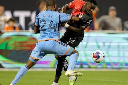 Caicedo tuvo su primer partido oficial con Atlas.