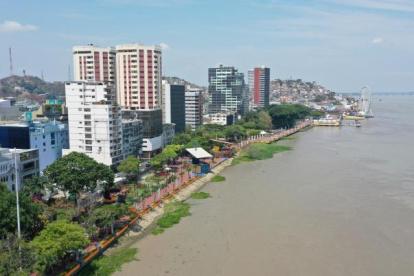 A lo largo del río Guayas se levanta lo que hoy es el Malecón 200, uno de los atractivos turísticos de la moderna ciudad.