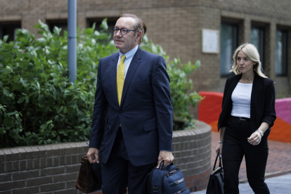 Kevin Spacey durante su llegada a la corte en Londres.