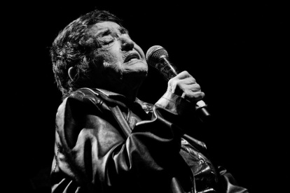 Su velorio se lleva a cabo en el Teatro Caupolicán en Santiago