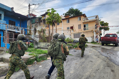 Además se resolvió militarizar tres subestaciones eléctricas.