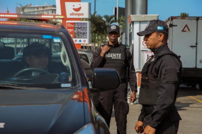 Agentes monitorean sitios públicos y estratégicos de la ciudad ante cualquier eventualidad.
