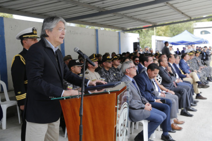 En su intervención, recordó las compras de armamento para la Policía Nacional.