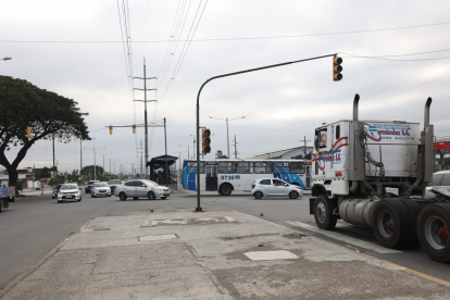 El robo de los cables dejó sin luz a varios semáforos del sector.
