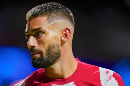 Yannick Carrasco es pretendido por el FC Barcelona.