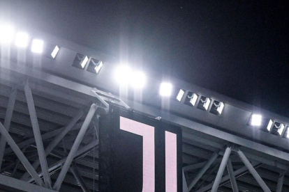 El club italiano también deberá pagar $22 millones a la UEFA.