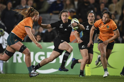 El equipo nacional de rugby femenino de Nueva Zelanda son las Black Ferns, mientras que los varones son los afamados All Blacks.