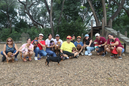 Cita mensual. Varios de los tutores llevaron a sus mascotas para el encuentro de socialización mensual que el colectivo activa en Guayaquil.