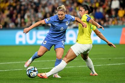 Francia dio el gran golpe en el Mundial femenino al imponerse por 2-1 a Brasil.