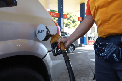 El Gobierno realiza controles a las gasolineras para prevenir el uso indebido.