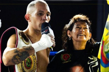 El boxeador tricolor Andrés Muñoz con el título latino de la UBO.