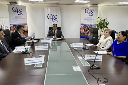 Audiencia. La comisión ciudadana para elegir al nuevo contralor sesionó ayer para resolver impugnaciones.