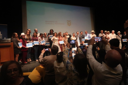 Actividad. El MAAC se permitió también durante la ceremonia ofrecer un homenaje a varias entidades, artistas y gestores culturales de la ciudad.