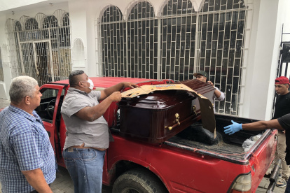 La policía busca a los responsables de este doble hecho de sangre ocurrido el lunes pasado.