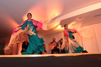 Cerca de 450 personas disfrutaron del espectáculo.