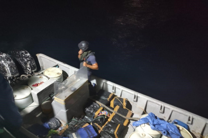 Traslado. La evidencia fue trasladada a Puerto Baquerizo Moreno.