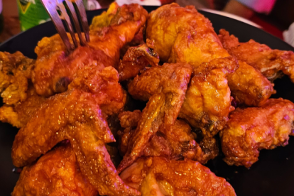 El pollo frito coreano o K-Chicken, no tiene competencia. Se extiende por Estados Unidos y Latinoamérica.