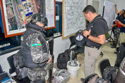 Operativos. En redes sociales se postea fotos del decomiso de armas y municiones, no se informa detalles.