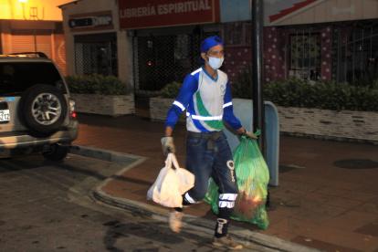 La avenida Víctor Emilio Estrada, en Urdesa Central, es uno de estos sectores
vigilados.