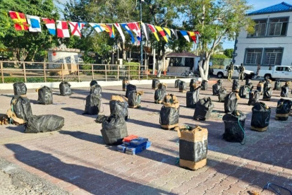 Armada del Ecuador incautó 1,44 tonelada de cocaína cerca de las Islas Galápagos