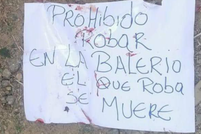 Dejaron un panfleto junto a tres personas asesinadas en el noroeste de Guayaquil