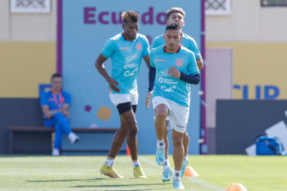 El extremo Ángel Mena, durante un entrenamiento tricolor.