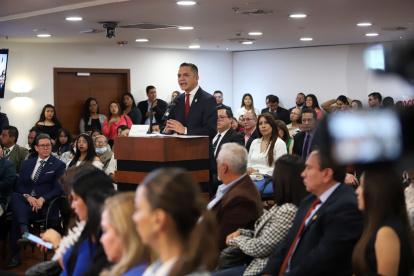 Anuncio. Decenas de judiciales acudieron al Complejo Judicial para el anuncio de la convocatoria al concurso.